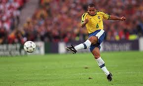 Roberto Carlos Brazil Soccer Players